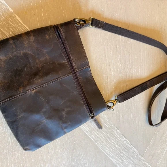 Classic Women's Crossbody Bag in Dark Brown Leather-Style - Picture 5 of 5